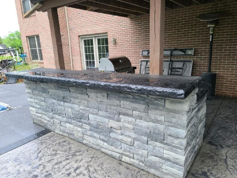 Outdoor Fire Pits and Grills
